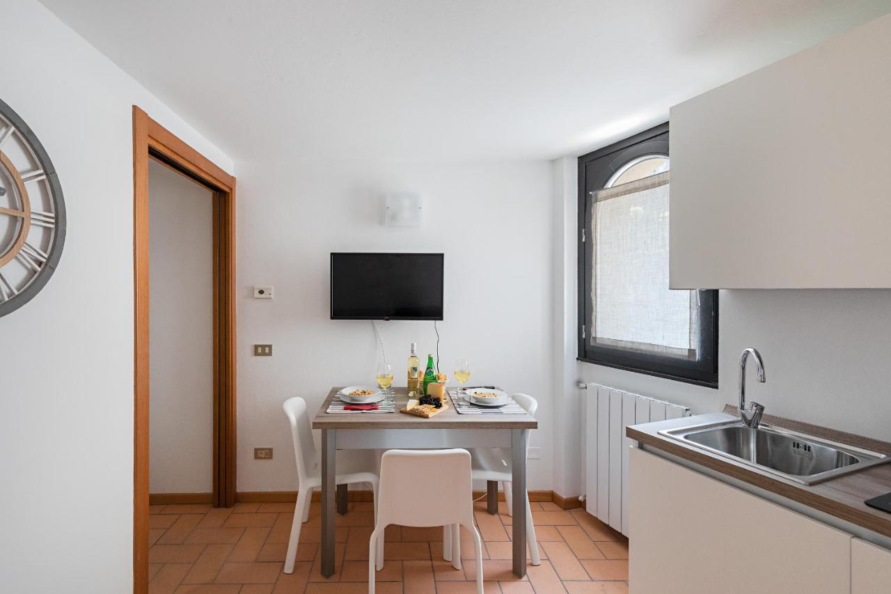 La Limonaia Apartments By Wonderful Italy Gardone Riviera Exterior photo